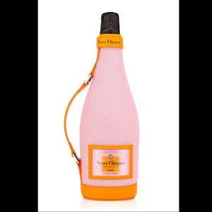 Veuve Cliquot Rosè ice jacket accessory